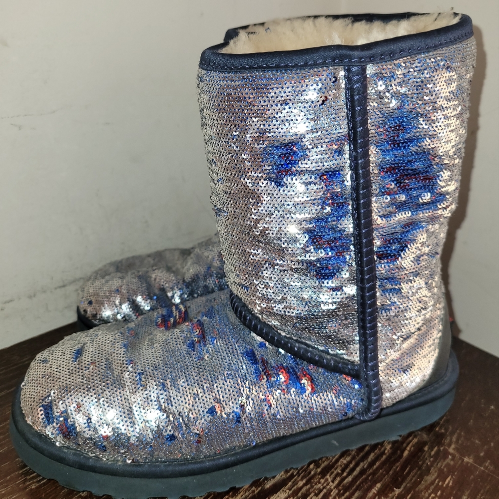 Limited edition Ugg blue orange sequin sheeling leather boots sz 7